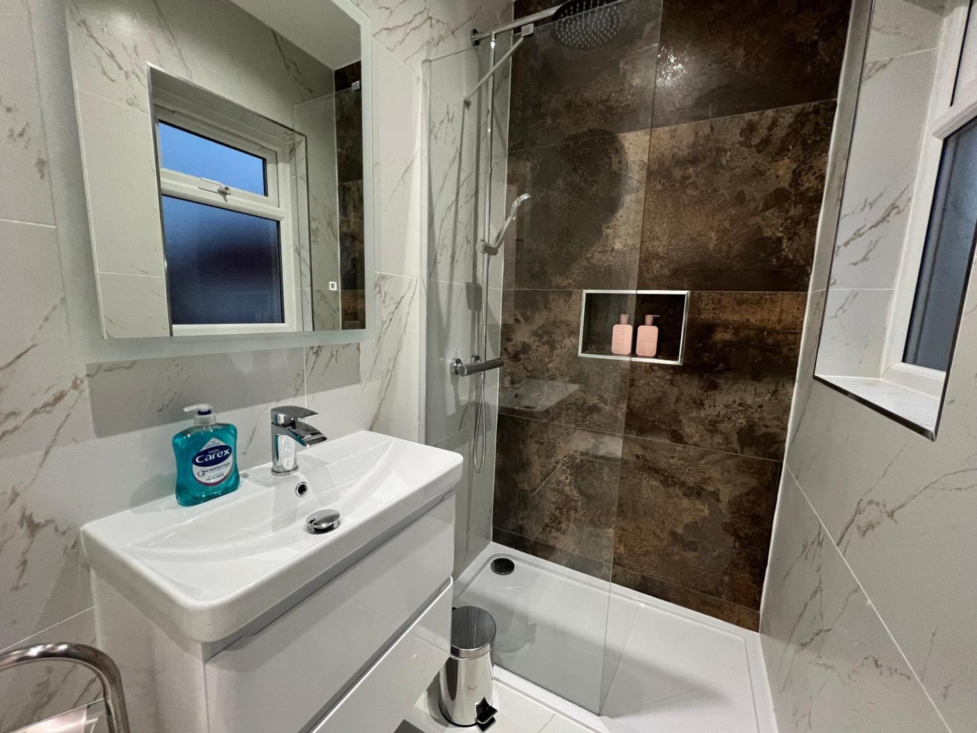 Luxurious London Studios 해로우 외부 사진