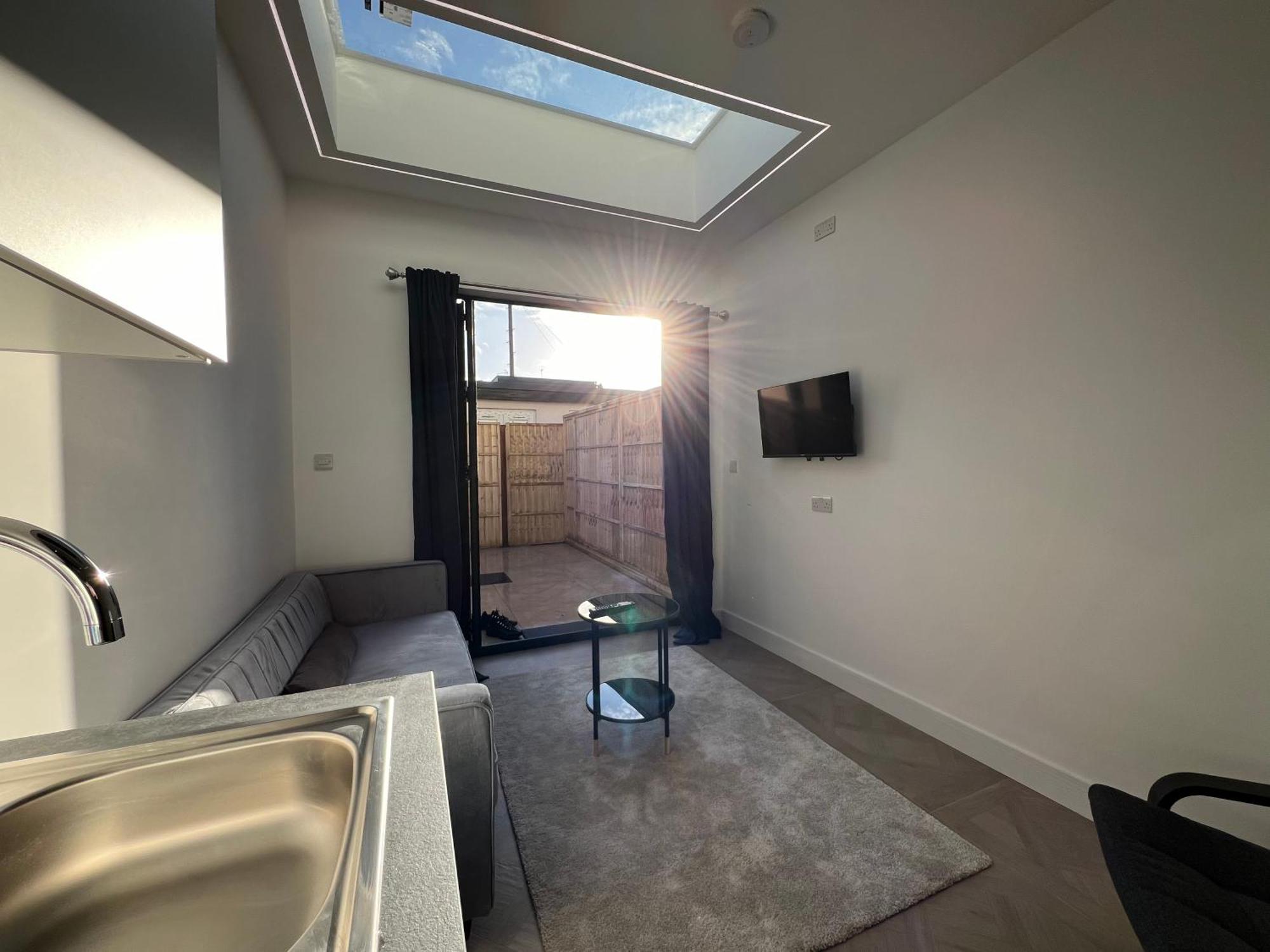 Luxurious London Studios 해로우 외부 사진