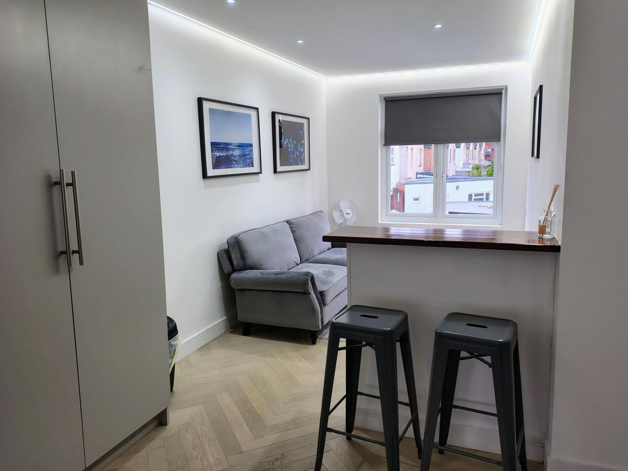 Luxurious London Studios 해로우 객실 사진
